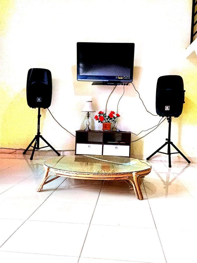 Villa Brastagi Resort Jalan Mimpin Tua Blok C No. 41 Berastagi Exteriör bild