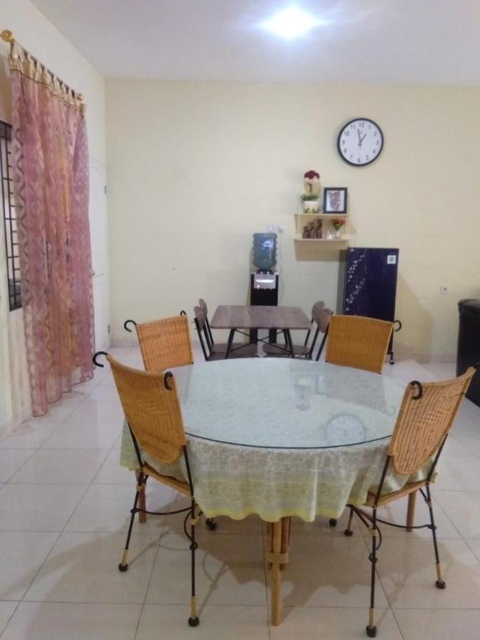 Villa Brastagi Resort Jalan Mimpin Tua Blok C No. 41 Berastagi Exteriör bild