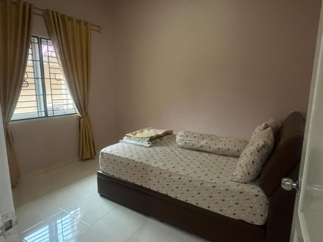 Villa Brastagi Resort Jalan Mimpin Tua Blok C No. 41 Berastagi Exteriör bild